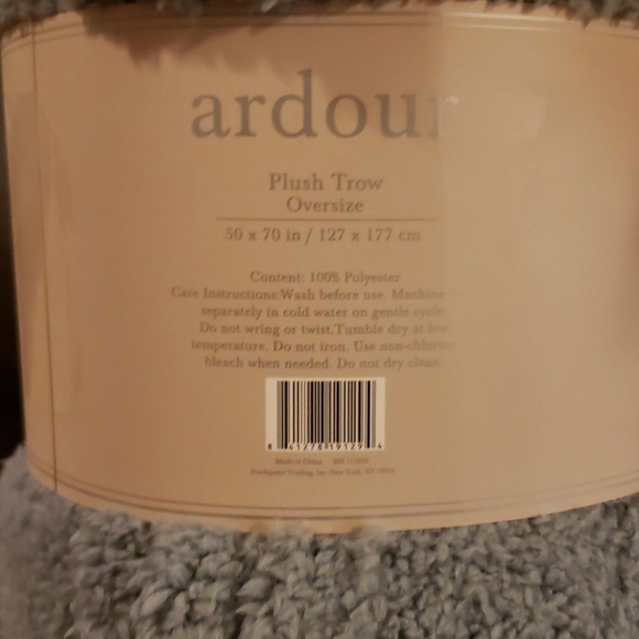 Blanket super soft plush NWT - Picture 6 of 7